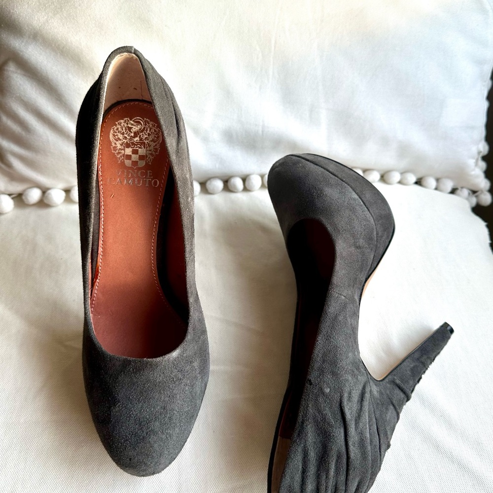 Vince Camuto Gray Suede Leather Pump With Platform 8B